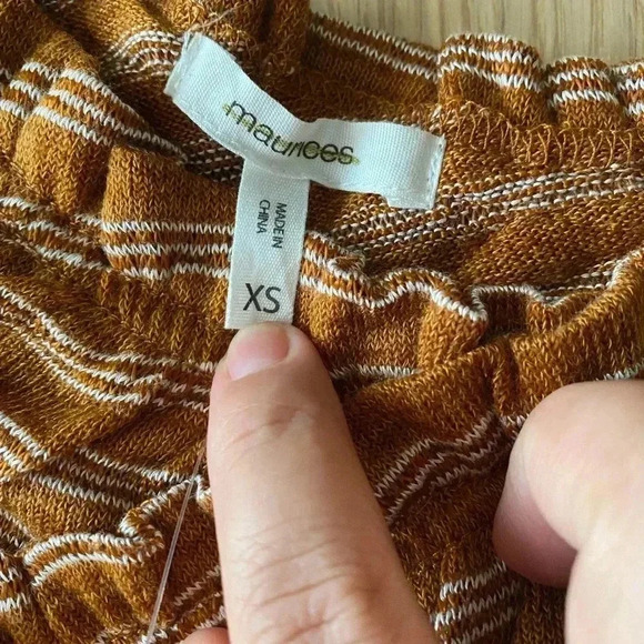 🆕Maurices Stripe Ruffle Off-Shoulder Top XS🆕 - Picture 6 of 8